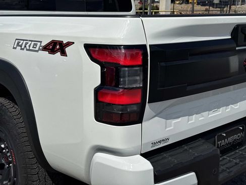Used 2026 Nissan Frontier PRO-4X AWD/4WD image 9