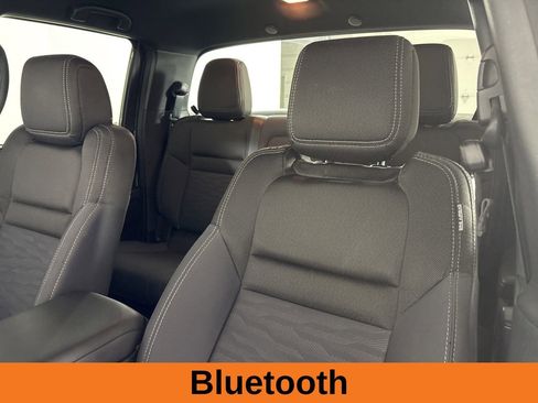Used 2023 Nissan Frontier SV w/ Midnight Edition Package image 9