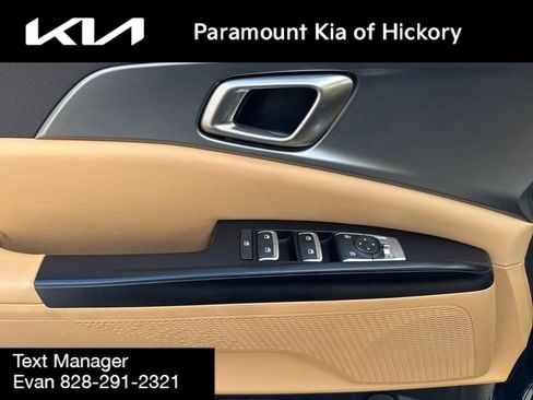 Used 2024 Kia Carnival LX image 24