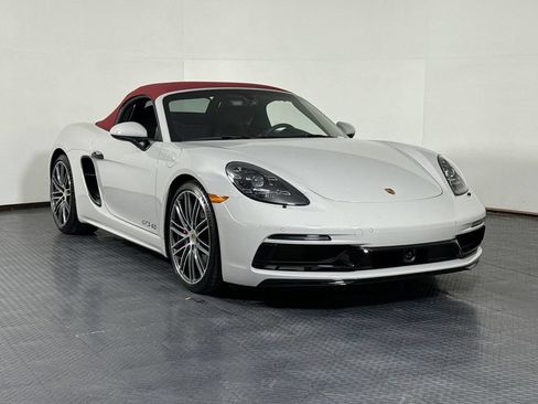 Certified 2025 Porsche 718 Boxster GTS RWD image 9