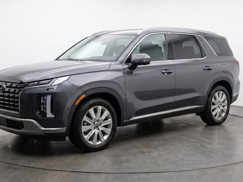 Used 2025 Hyundai Palisade SEL FWD image 3