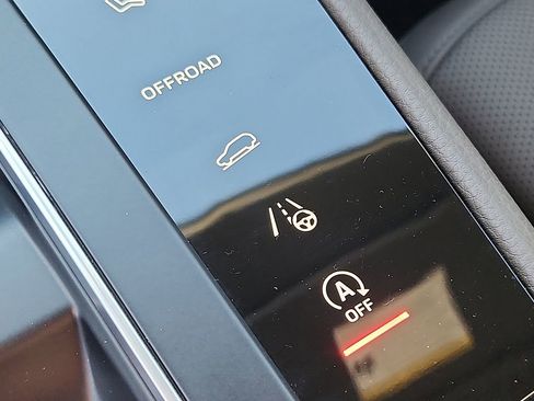 Used 2025 Porsche Macan image 22