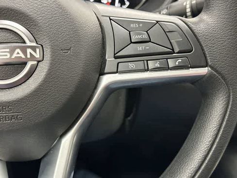 Used 2025 Nissan Altima 2.5 SV FWD image 18