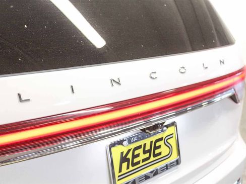 Used 2023 Lincoln Aviator Reserve w/ Equipment Group 201A image 20