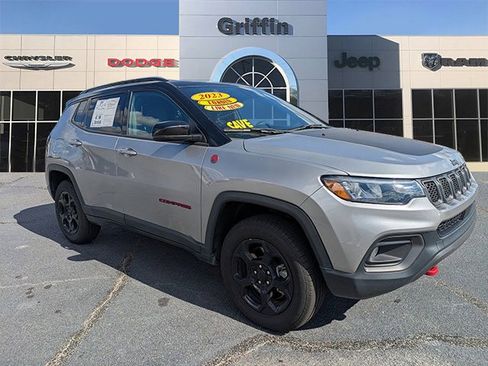 Used 2023 Jeep Compass Trailhawk image 1