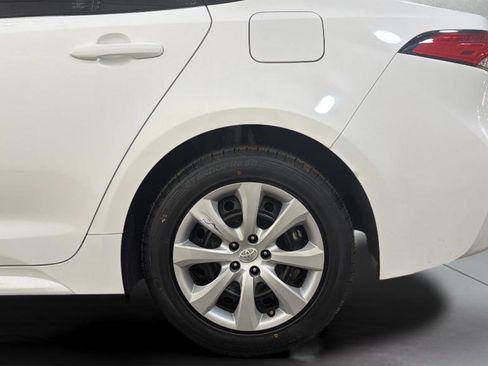 Used 2021 Toyota Corolla LE w/ Carpet Mat Package (TMS) image 37