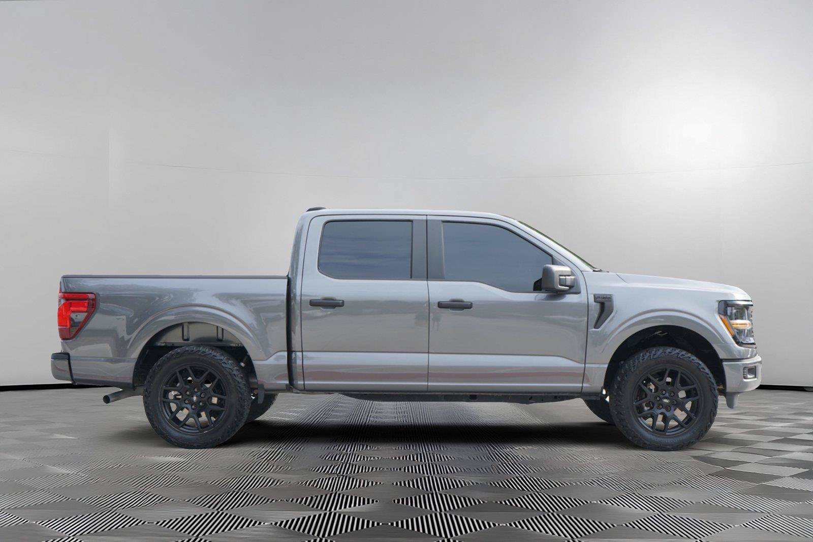 Used 2024 Ford F150 STX w/ STX Black Appearance Package RWD image 4