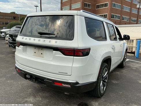 Used 2022 Jeep Wagoneer Series III w/ Premium Group I AWD/4WD image 5