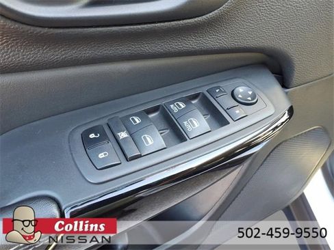 Used 2023 Jeep Cherokee Altitude Lux image 19