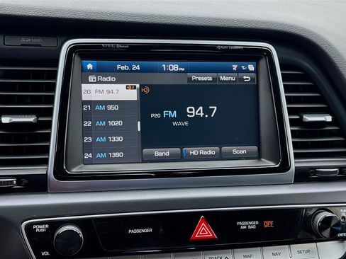 Used 2018 Hyundai Sonata Limited image 11