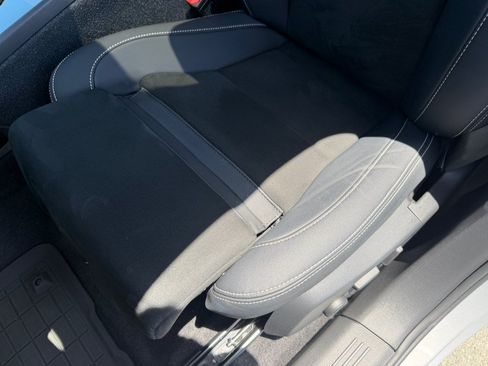 Used 2023 Volvo C40 P8 Recharge Plus w/ Protection Package Premier AWD/4WD image 19