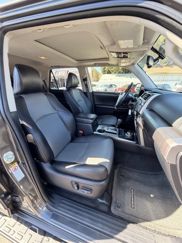 Used 2016 Toyota 4Runner SR5 Premium AWD/4WD image 27