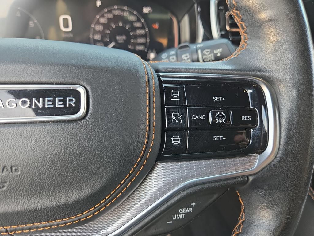 Used 2022 Jeep Grand Wagoneer Series III AWD/4WD image 22