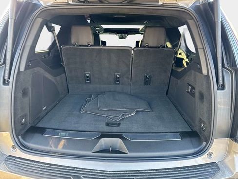 Certified 2025 Cadillac Escalade ESV Sport Platinum image 5
