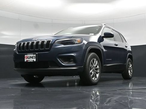Used 2020 Jeep Cherokee Latitude Plus w/ Cold Weather Group AWD/4WD image 57
