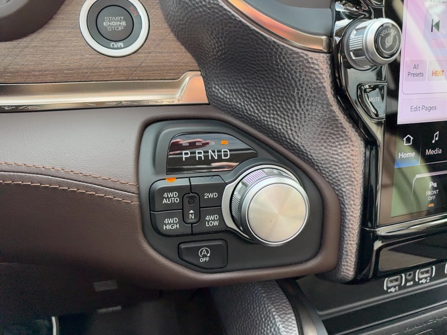 Used 2025 RAM 1500 Limited AWD/4WD image 24