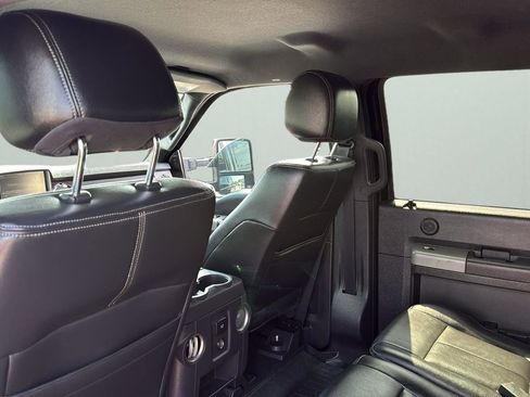 Used 2013 Ford F250 Lariat w/ Lariat Interior Pkg image 29