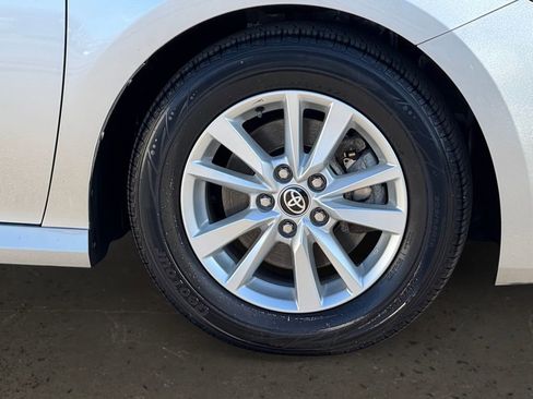 Used 2025 Toyota Camry LE image 10