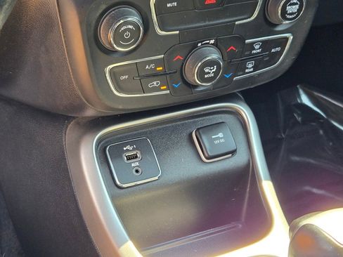 Used 2020 Jeep Compass Latitude w/ Cold Weather Group image 26
