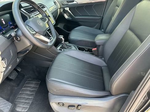 Used 2024 Volkswagen Tiguan SE FWD image 5