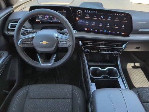New 2026 Chevrolet Traverse LT w/ Driver Confidence Package FWD image 4