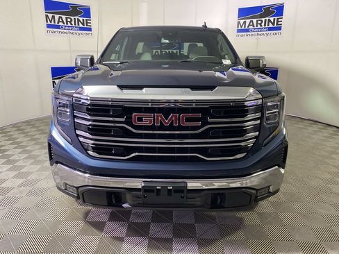 Used 2022 GMC Sierra 1500 SLT w/ SLT Convenience Package AWD/4WD image 12