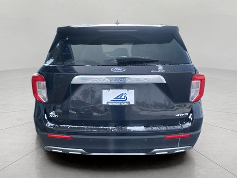 Used 2023 Ford Explorer XLT w/ Equipment Group 202A image 6