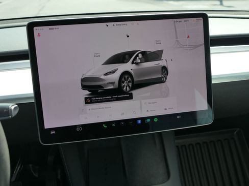 Used 2023 Tesla Model Y Long Range image 20