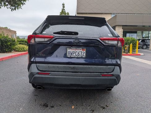 Used 2021 Toyota RAV4 XLE w/ Convenience Package FWD image 7