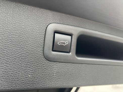 Used 2025 Toyota Highlander XSE AWD/4WD image 23