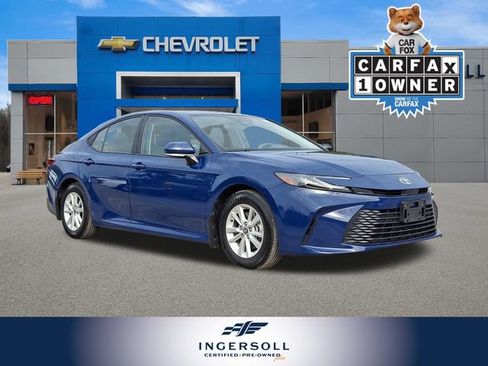 Used 2025 Toyota Camry LE w/ Convenience Package FWD image 1