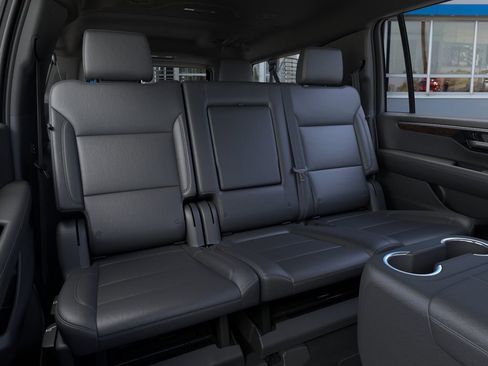 New 2026 Chevrolet Suburban Z71 AWD/4WD image 17