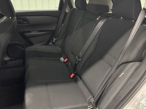 Used 2024 Nissan Rogue S FWD image 9