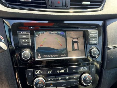 Used 2020 Nissan Rogue SL w/ Premium Package FWD image 21