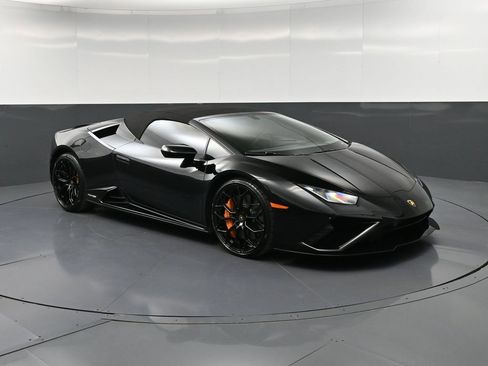 Used 2022 Lamborghini Huracan EVO RWD image 10