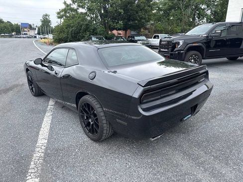 Used 2010 Dodge Challenger R/T RWD image 3