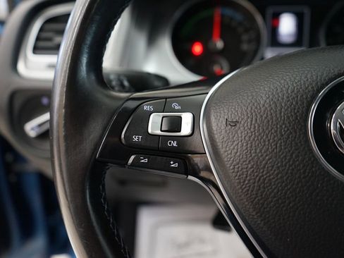 Used 2016 Volkswagen e-Golf SEL Premium image 33