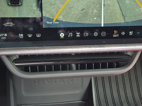 Used 2025 Rivian R1S Adventure Dual AWD/4WD image 13