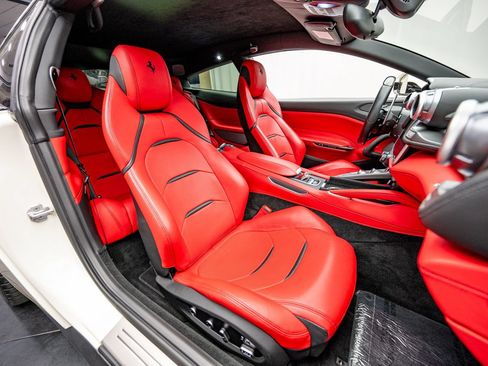 Used 2019 Ferrari GTC4Lusso AWD/4WD image 15