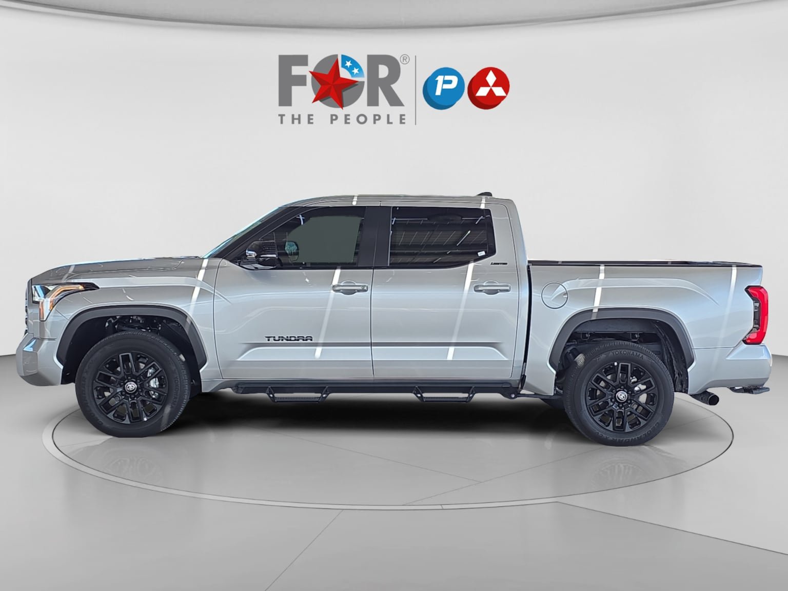 Used 2025 Toyota Tundra Limited AWD/4WD image 6
