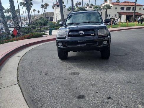Used 2007 Toyota Sequoia SR5 RWD image 3