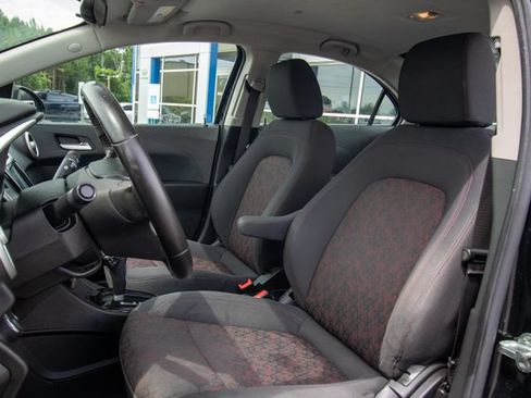 Used 2017 Chevrolet Sonic LT w/ Convenience Package FWD image 7