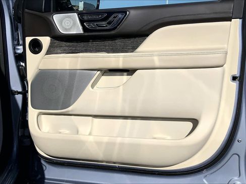 Used 2019 Lincoln Navigator Black Label w/ Cargo Package image 22