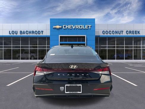 Used 2024 Hyundai Elantra SEL FWD image 7
