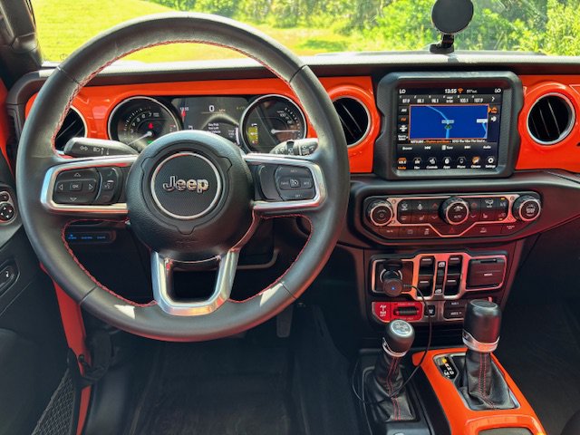 Used 2023 Jeep Wrangler Unlimited Rubicon 4xe AWD/4WD image 17