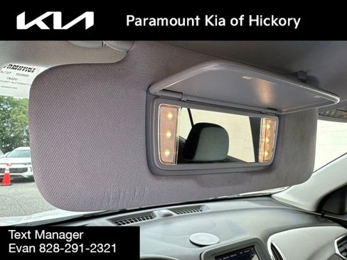 Used 2023 Chevrolet Equinox LT FWD image 29