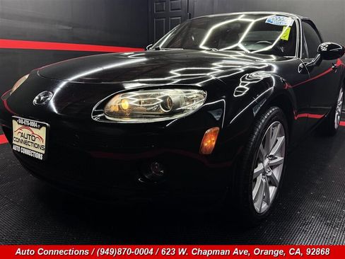 Used 2006 MAZDA MX-5 Miata Grand Touring RWD image 23