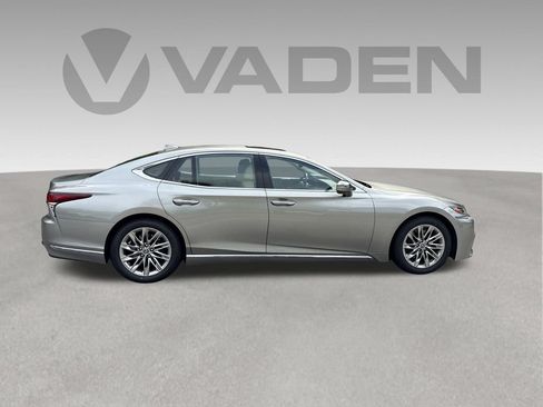 Used 2018 Lexus LS 500 w/ Interior Upgrade Package RWD image 28