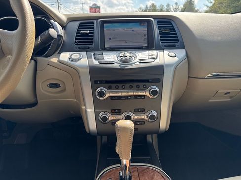 Used 2014 Nissan Murano LE w/ Platinum Edition Package image 19