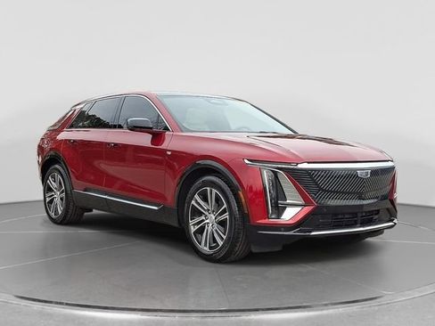 Used 2024 Cadillac Lyriq Luxury AWD/4WD image 1